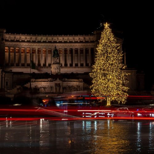 Roma, capitale eterna sotto le luci di dicembre: La magia che risveglia la storia